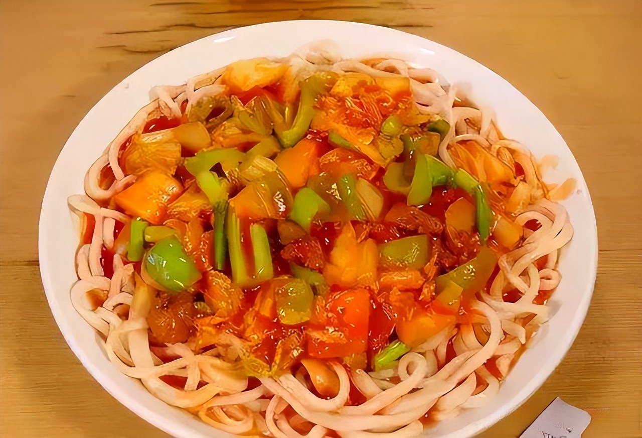 新疆拉条子拌面|新疆拌面|面团|牛肉丝|菜码|味道_新浪新闻