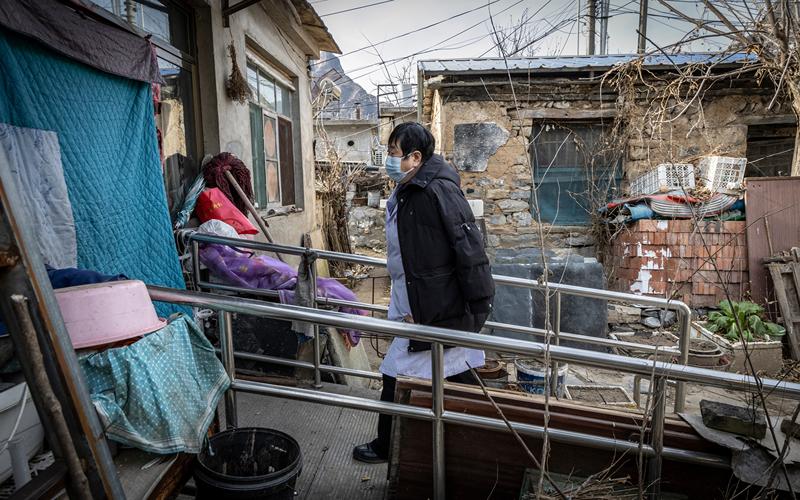 晋怀花来到齐文学家中。 新京报记者 王远征 摄