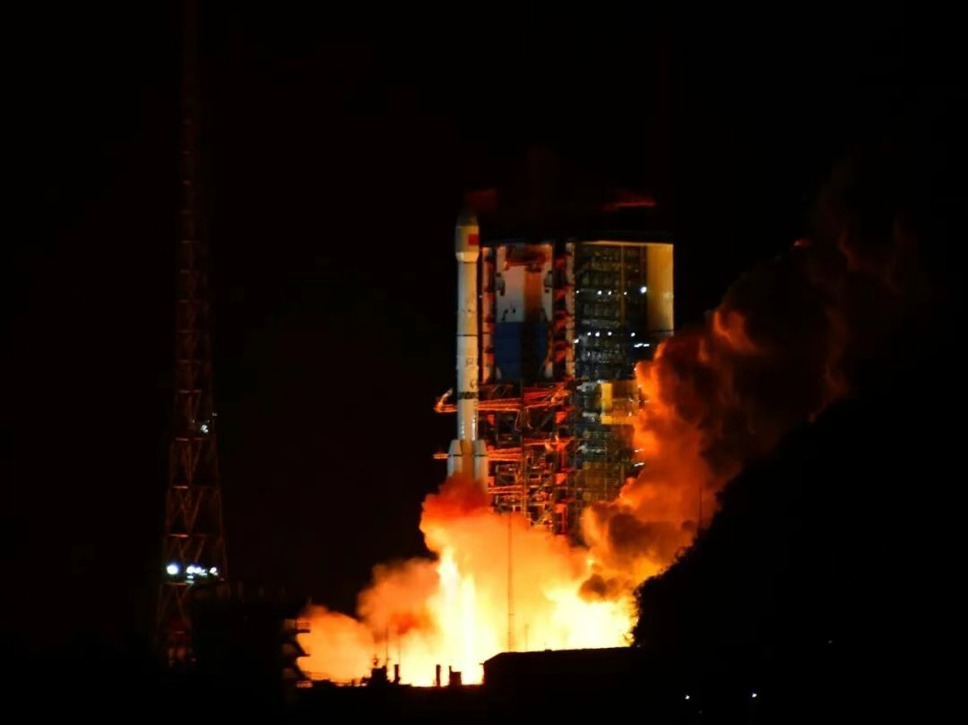 点火升空。摄影/张曼