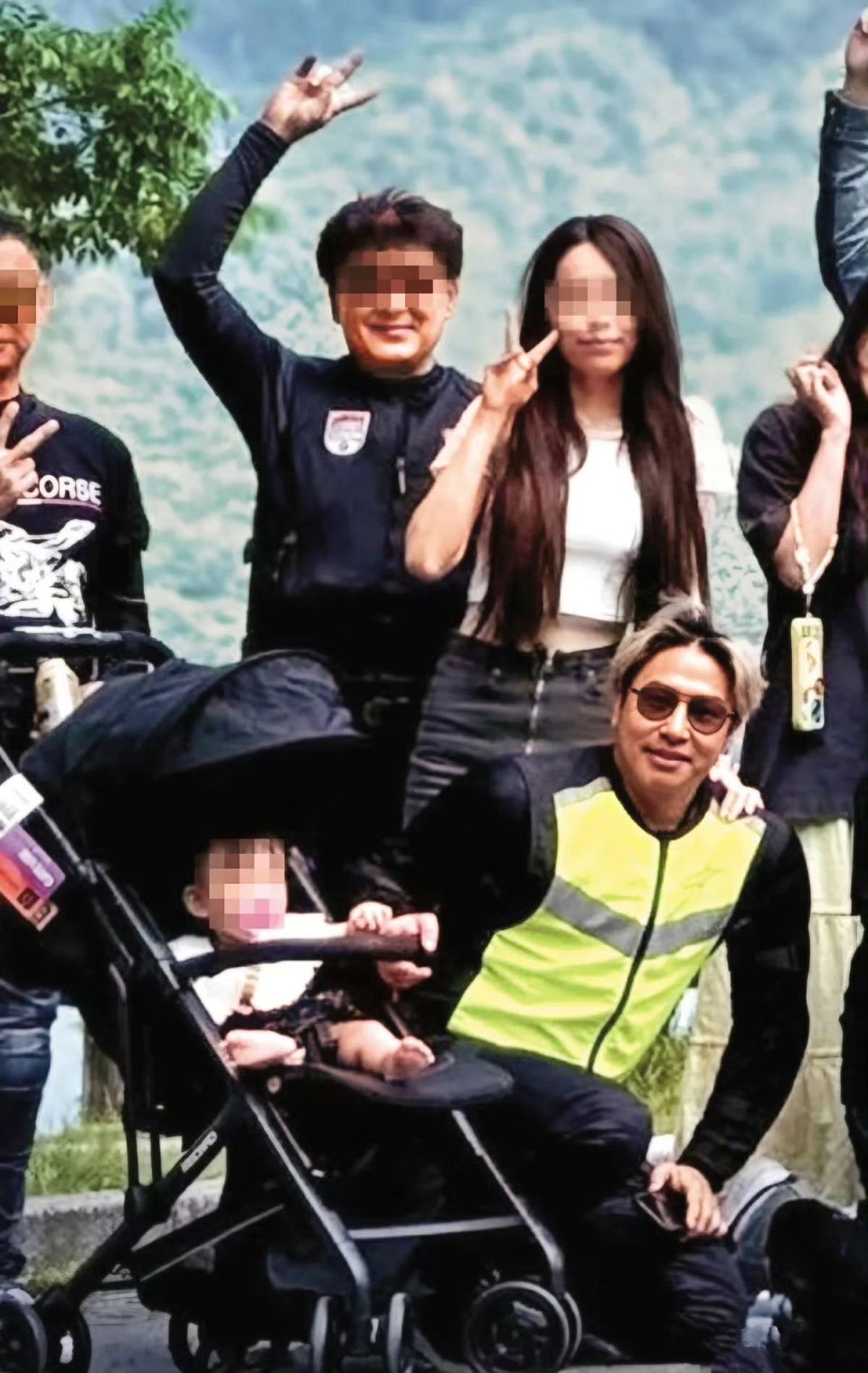 欧弟首次回应与妻子分居:为了孩子分房睡,未直接否认移民日本|女儿|经纪人|夫妻|全家福|婚变_新浪娱乐_新浪新闻