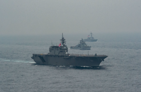 晨枫：“辽宁”号神出鬼没，急得“加贺”号乱转