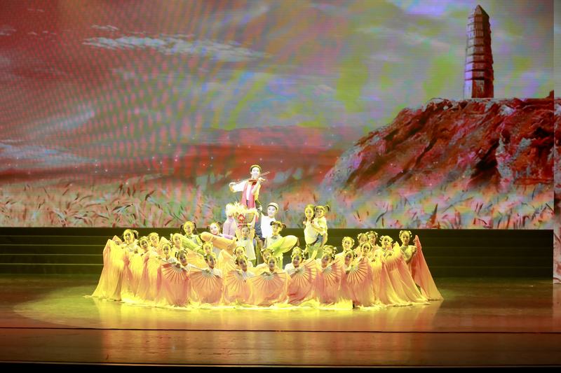 北京中小学生首次亮相展演，带来精品舞蹈《延安如歌》。北京教育融媒体中心供图