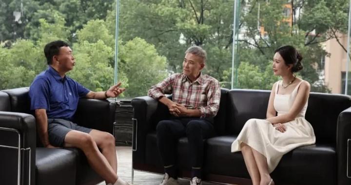 40岁退休，躺赢千亿：中国最“懒”顶级富豪，狠狠打了内卷一巴掌