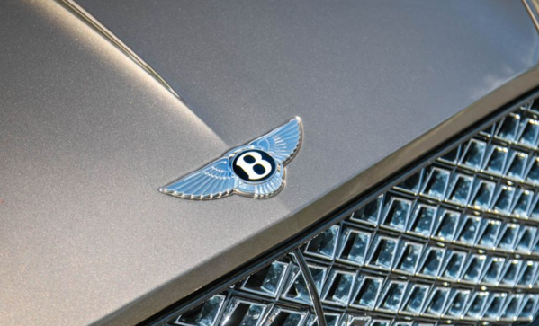 宾利2026年新车规划：首款纯电SUV将登场 对标卡宴