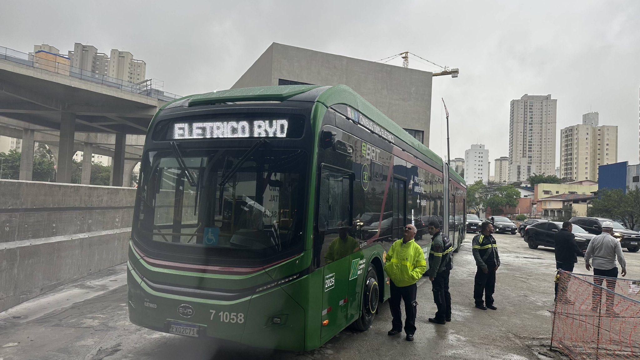 比亚迪在巴西运营的电动巴士 视觉中国