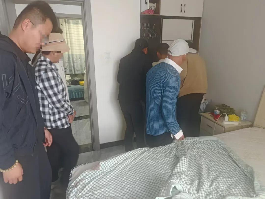 山东一女子被赌徒前夫当着11岁儿子的面杀害，“如果我没开门，妈妈是不是就能活下来？”孩子深陷自责患抑郁，死者弟弟发声