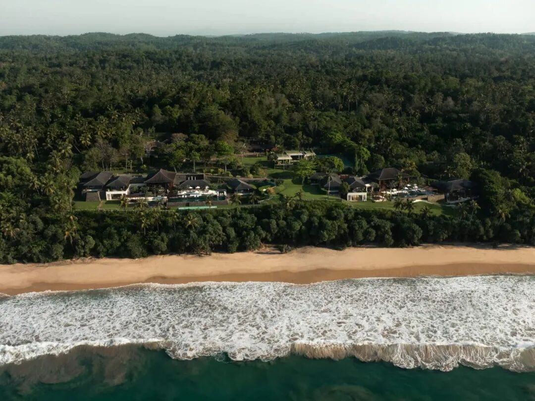 中国富豪，为何热衷搬家式旅行？