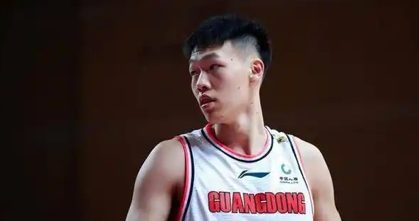 突发骑电动车发生意外,张昊受伤原因曝光,需进行手术,杜锋祝福|篮球|广东男篮|阿隆-戈登|阿隆·戈登|王洪_新浪体育_新浪新闻