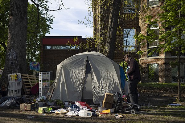 当美国人被一条“斩杀线”击中...
