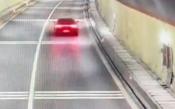 故障车辆行驶片段。甘肃省陇南市公安局交管支队供图