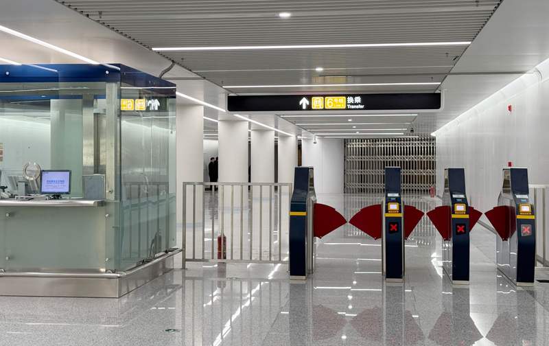 乘坐地铁6号线前往北京通州站需要在北运河东站下车。新京报记者 王贵彬 摄