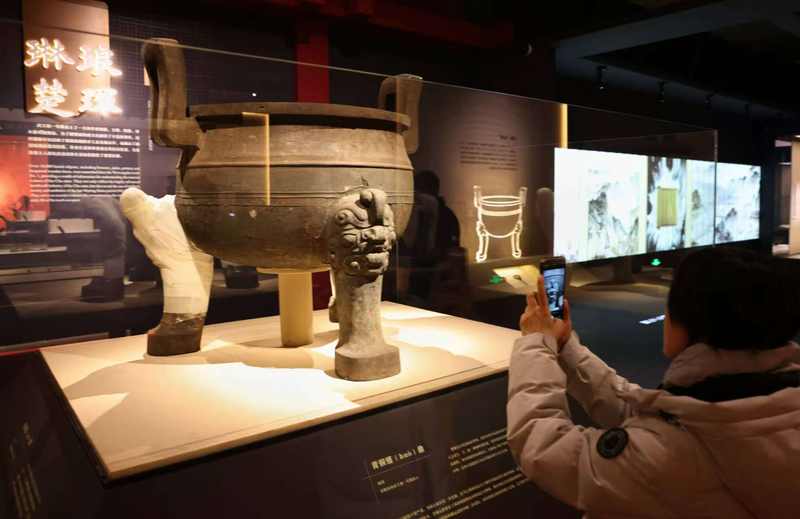 青铜镬(huò)鼎，为迄今发现的战国鼎之最。新京报记者 浦峰 摄