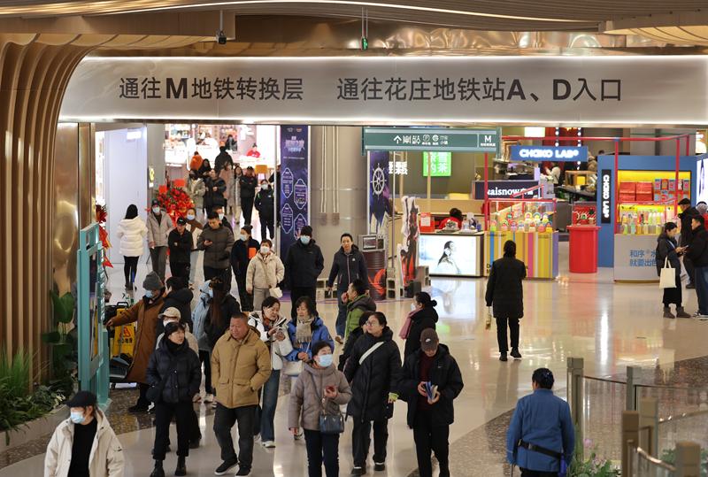 市民可以通过1号线八通线与7号线两条地铁线路直达湾里项目。新京报记者 王贵彬 摄