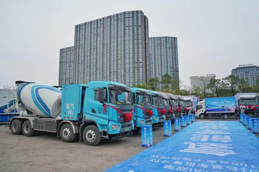 氢能商用车在广州白云规模化落地，深度融合AI技术|云韬氢能|广州市|白云区|车辆|物流_新浪新闻