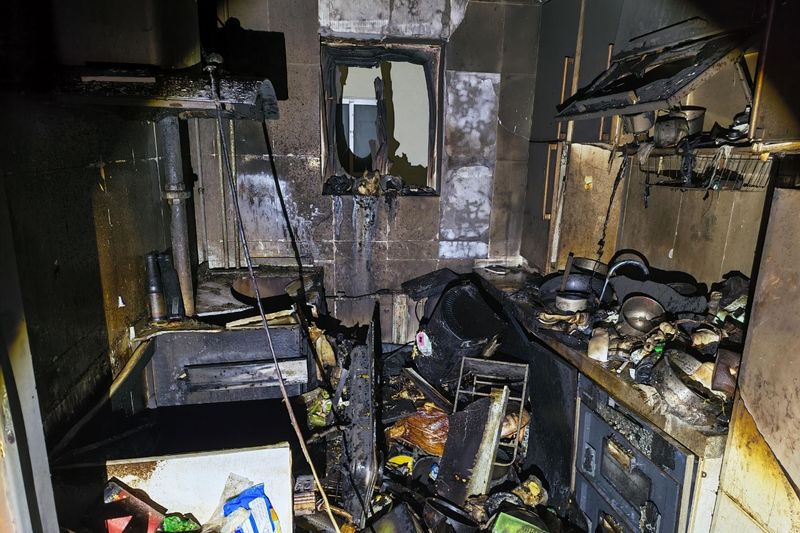 过火后的厨房。石景山消防供图