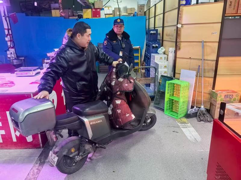 针对发现的隐患，能当场整改的，检查组责令负责人立即整改。昌平消防供图