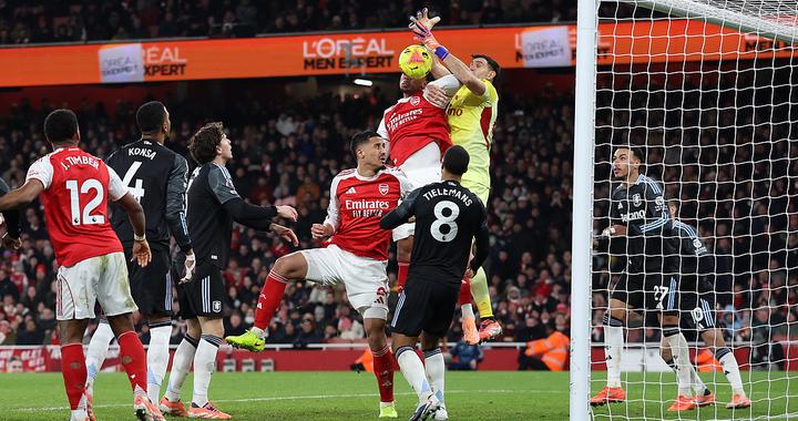 体坛联播｜枪手4比1大胜维拉，越位新规最快下赛季实施