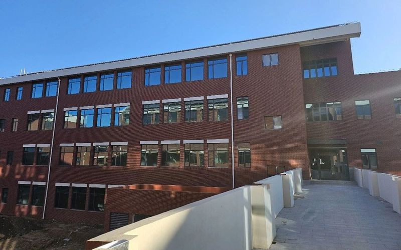 北京第三实验学校项目教学综合楼等32项工程通过竣工验收。图/“北京怀柔”微信公众号