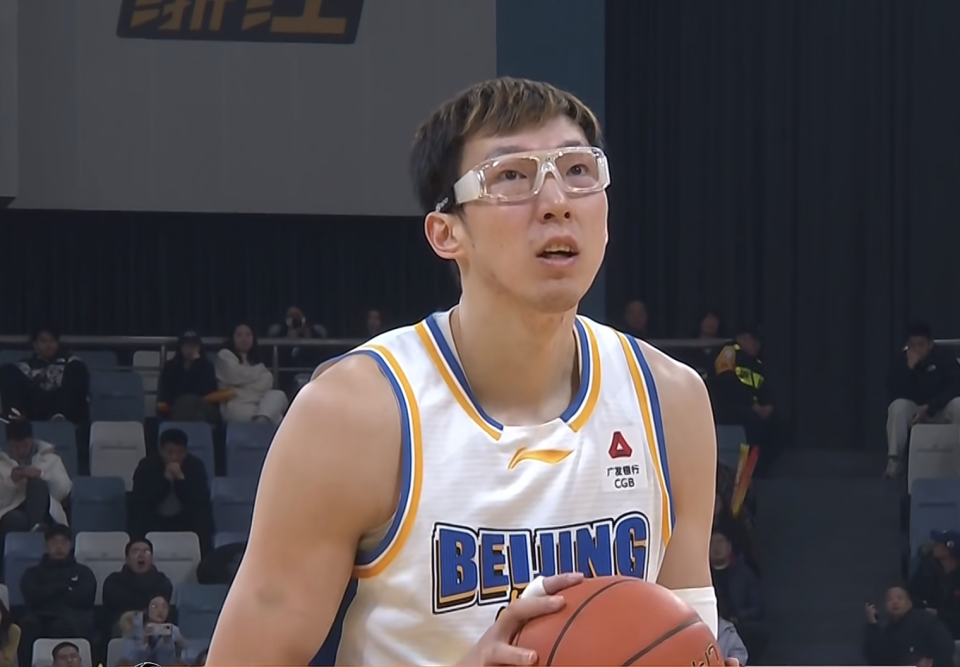 周琦15+19！北京74-77不敌广厦，谁是输球罪魁？赛后数据一清二楚|浙江广厦|北京队|胡金秋|孙铭徽|杰曼_新浪体育_新浪新闻