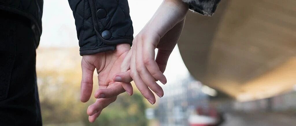 相亲后索财不断，“给钱才领证”？法院：全额返还！