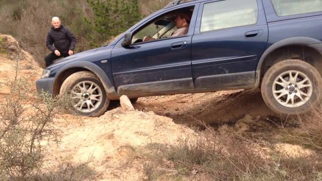 <em>跨界</em><em>车</em>型设计变迁引热议，实用性与美观度如何平衡