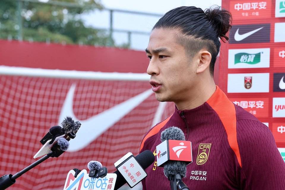 29岁张玉宁成国足新队长！为国效力10年45场7球，18强赛破门痛哭|中国男足|国家队|王大雷|英超|印尼_新浪体育_新浪新闻