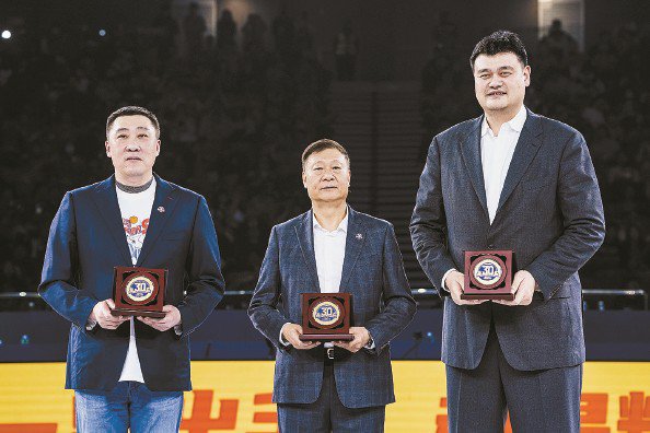 三十而砺 鲨向未来|上海|篮球|上海男篮|李秋平|章文琪_新浪体育_新浪新闻