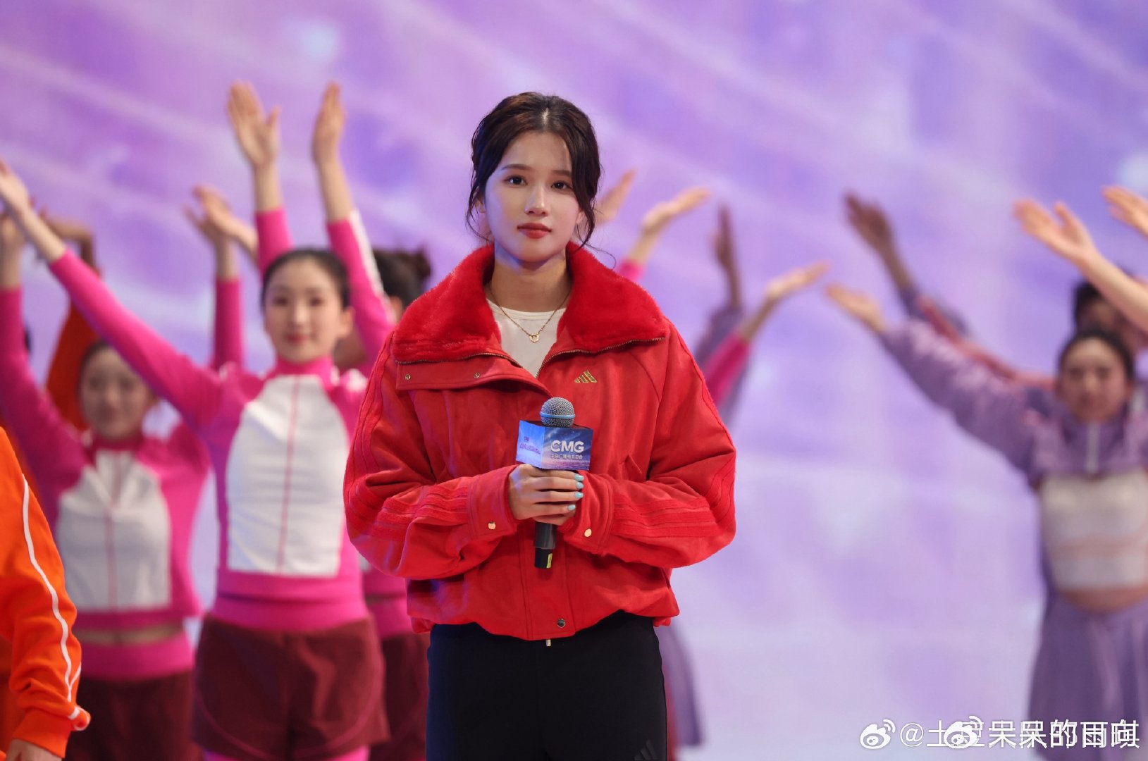 肤白貌美气质佳!跳高冠军惊艳央视,获赞中国体坛新一代颜值担当|邵雨琪|雨琪|全运会|女子跳高|谭玉娇_新浪体育_新浪新闻