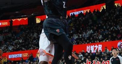 CBA常规赛：吉林男篮外线发力 主场力克江苏