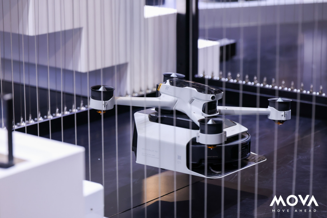 CES 2026｜扫地机器人能飞、会爬楼 清洁电器步入“自我进化”下半场