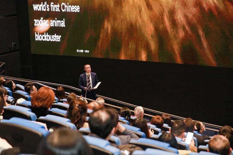 香港赛马会内地事务部主管陈岳鹏在现场致辞。