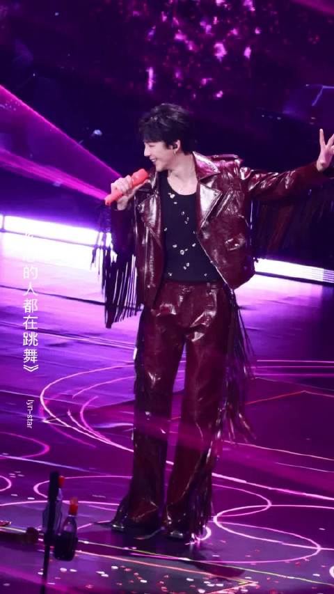 刘宇宁成都演唱会解锁新wave,丹东舞王舞姿精准卡点