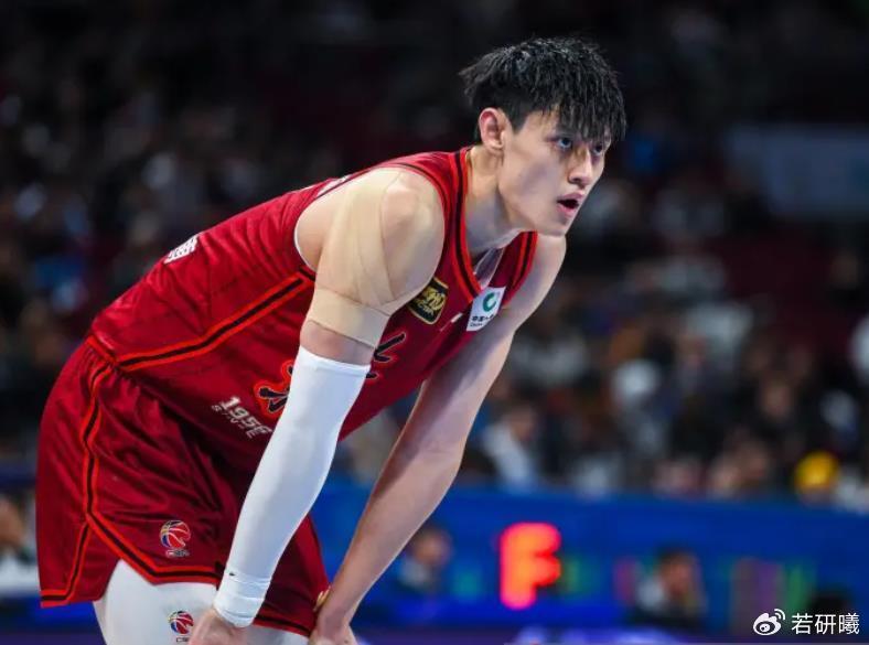 留洋计划失败，曾凡博决定和北京首钢队续约，千万大合同没了|NBL|NCAA