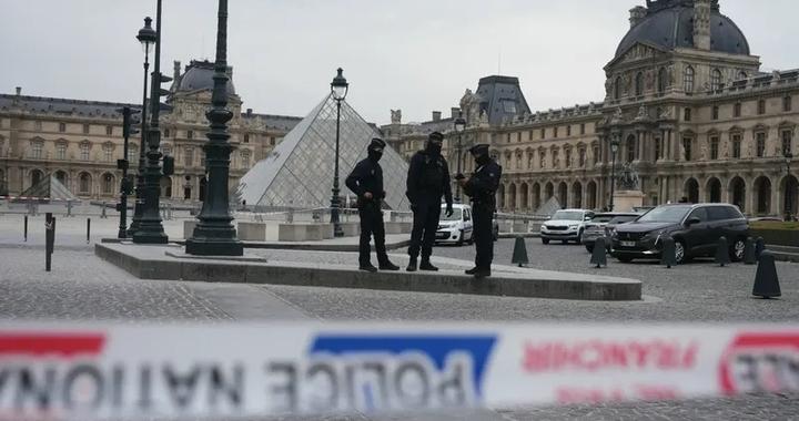 调查人员透露更多卢浮宫失窃案细节