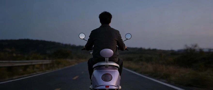 都在挨揍，但爱玛的日子比雅迪难过多了