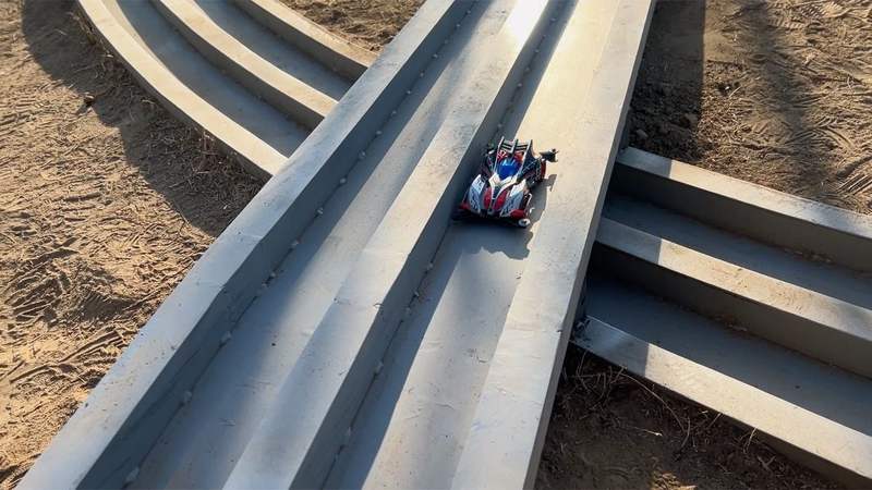 温榆河公园，四驱车在赛道上疾驰。新京报记者 刘婧瑜 摄