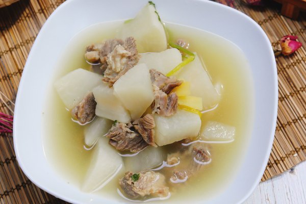 冬季喝什么汤能暖胃驱寒 喝什么茶暖胃驱寒|生姜|黄芪|胃寒|寒气|鲫鱼_新浪新闻