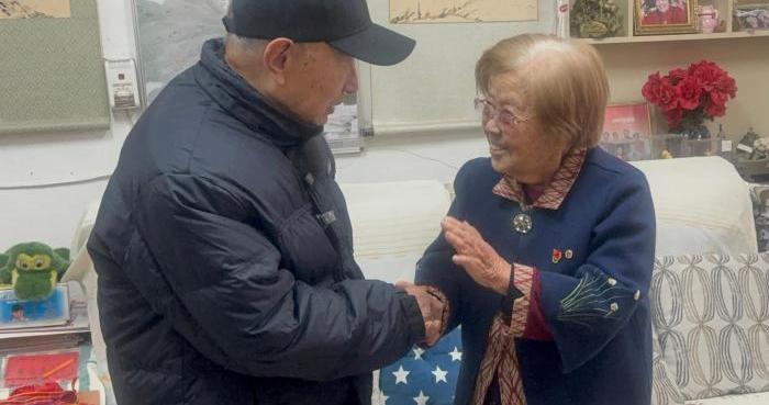 跨越世纪的重逢：九旬老兵共忆战火青春