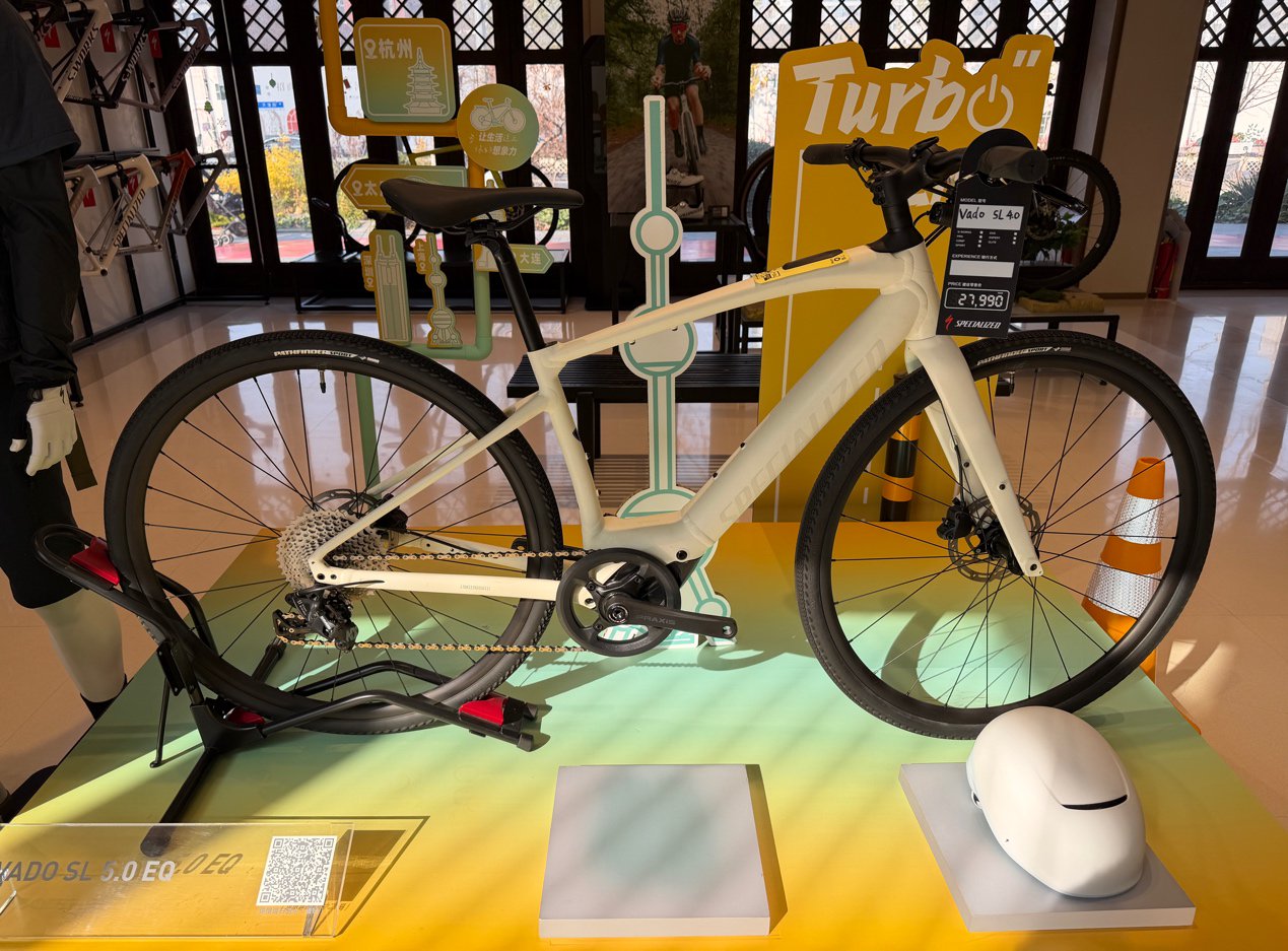 一款Specialized（闪电）电助力车。图：记者 秦李欣/摄