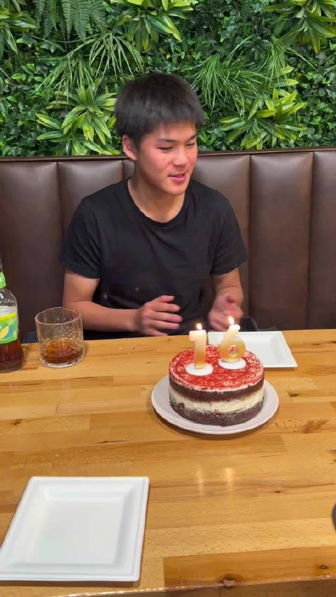 中国足球小将刘凯源16岁生日，连续16轮进联赛大名单|西班牙|凯凯|北京|青少联赛|董路_新浪体育_新浪新闻