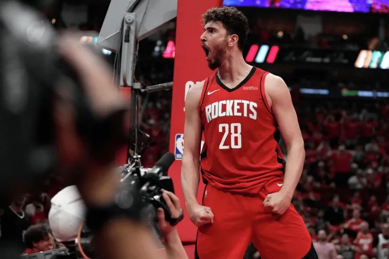 火箭110-105森林狼1喜3忧！申京展价值，乌度卡+2将隐患太大！