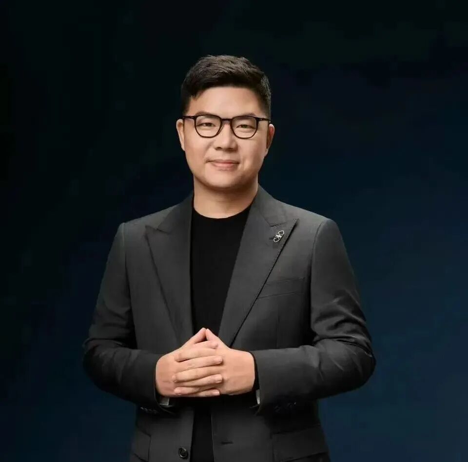 智界汽车执行董事及执行副总裁赵长江，图源赵长江个人微博