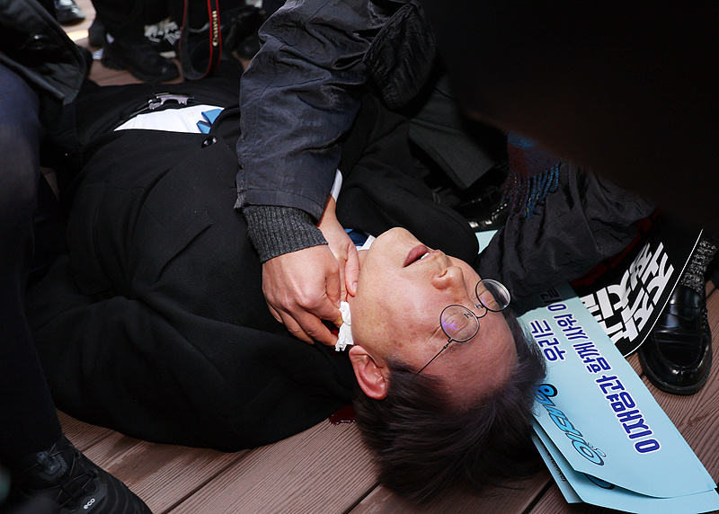 △2024年1月，李在明遭袭击。