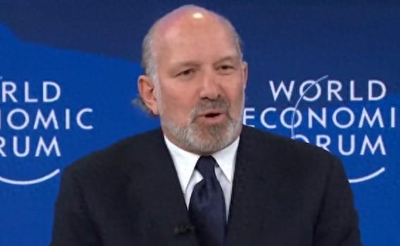 当地时间1月20日，卢特尼克在世界经济论坛一场小组讨论会上发言 视频截图