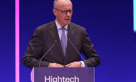 去年10月，默茨在柏林宣布启动“德国高科技议程” 视频截图