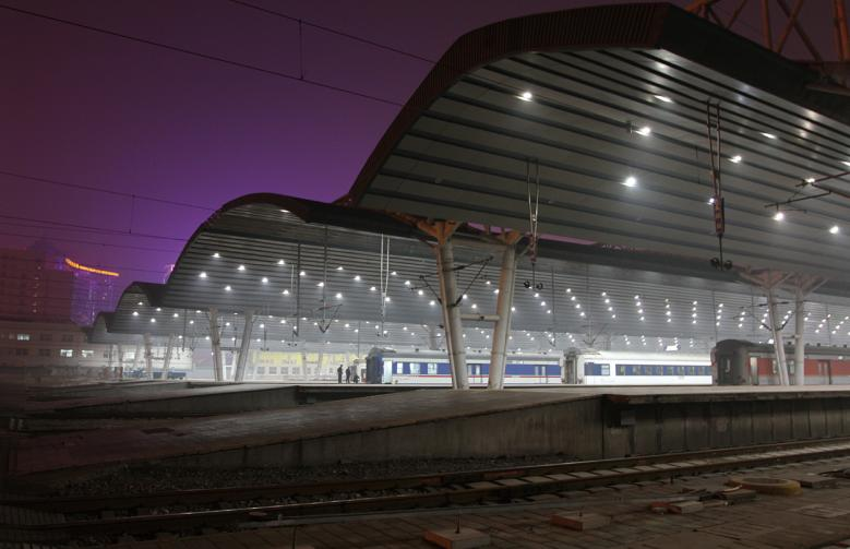 改造后的站台和雨棚