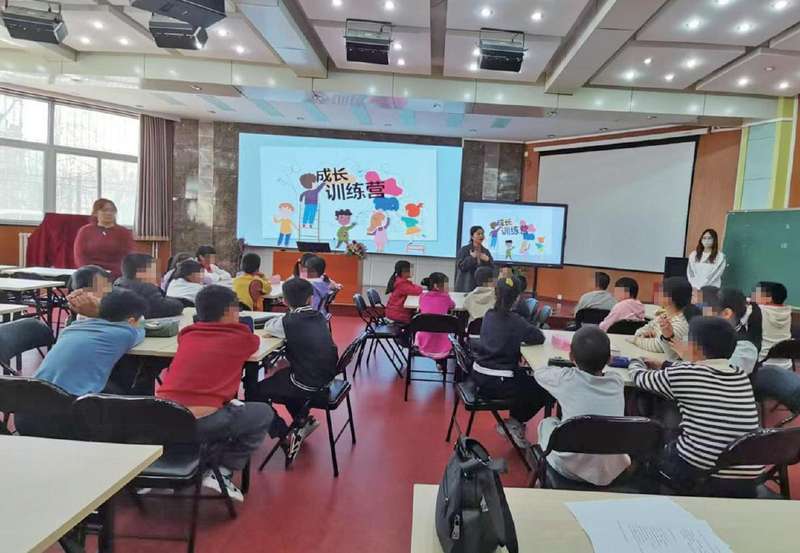 有关学校专门与高校合作，开展项目研究帮助相关儿童。 受访者供图