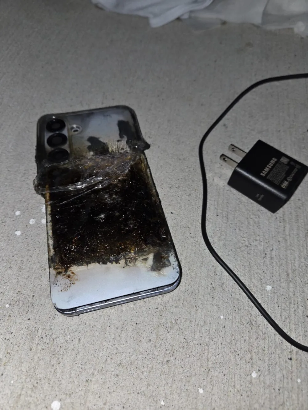 Galaxy S25 Plus充电爆炸,三星承认负有责任但用户不满赔偿方案|三星galaxy s|三星Galaxy S25 Plus|三星 ...