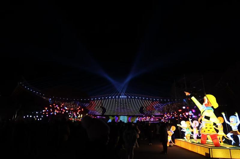 “天宫灯会”包含多组大型花灯。新京报记者 陶冉 摄