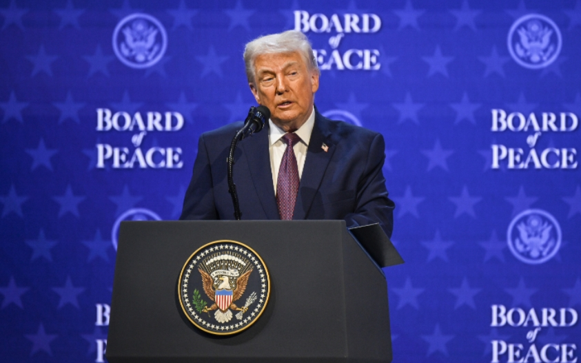 “和平委员会”草草开场，特朗普讲话吞吞吐吐| 京酿馆